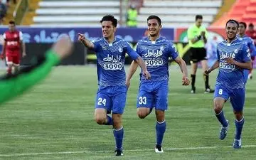  نورافکن ۲ سال دیگر با استقلال تمدید کرد