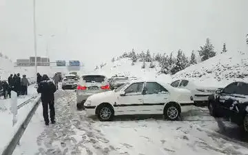 بلایی که برف بر سر آزادراه پردیس آورد! +فیلم