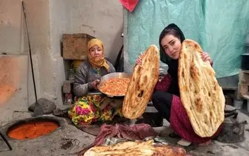 نان بربری و املت در تنور زیرزمینی: طعم اصیل زندگی روستایی در افغانستان | فیلم