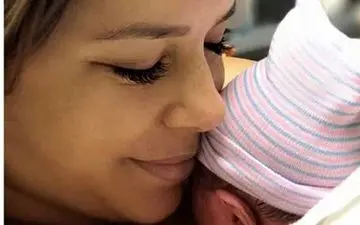 اولین عکس از نوزاد خانم بازیگر معروف سینما + تصویر