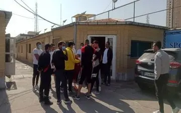 اعتصاب بازیکنان پدیده/ جلسه فوری سرمربی با مدیرعامل
