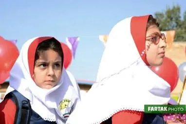 شور و اشتیاق فرشتگان مهرآفرین دبستان مهر آذین در اولین روز مهر 