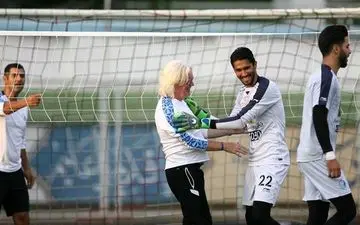 اطمینان خاطر شفر به سید حسین حسینی ؛ گلر معترض تمدید می کند؟