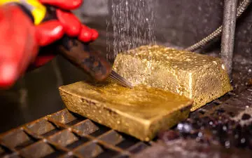 افت طلای جهانی با قدرت گرفتن دلار