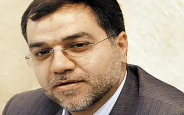 در سخنرانی پیش از خطبه‌های نماز جمعه تهران
فضائلی: نباید با بیانیه گام دوم انقلاب، برخورد تشریفاتی داشته باشیم