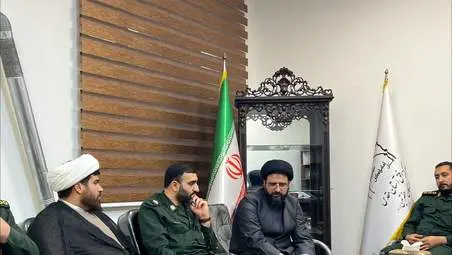  نشست مشترک فرمانده سپاه و رئیس اوقاف شهرستان قدس در امامزاده حضرتین