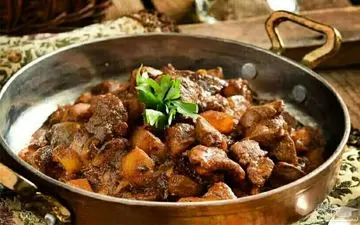 طرز تهیه خورش گوشت تکه‌ای شمالی؛ غذای سنتی با طعمی جاافتاده