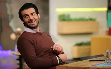 اذیت شدن مجری  معروف از هوش شرکت کننده‌ها!