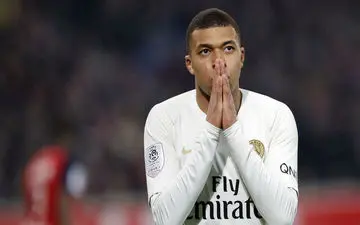 ام‌باپه آهنگ جدایی سر داد