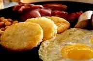 طرز تهیه هش براون؛ صبحانه‌ای خوشمزه و ترد به سبک آمریکایی