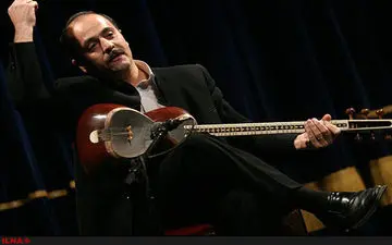  بنرهای کنسرت کیوان ساکت را در آبادان پایین کشیدند/نمی‌خواهیم بازهم از امام رضا (ع) خرج کنند/ انتظار داریم روحانی صداوسیما را ملزم به رعایت حقوق هنرمندان کند