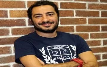 سلفی جالب آینه‌ای نوید محمدزاده و دوستش در آسانسور (عکس)