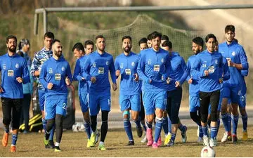 تماس عجیب بازیکنان استقلال و پرسپولیس