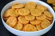 طرز تهیه کراکر بیسکویتی خانگی / میان‌وعده‌ای عالی برای پذیرایی