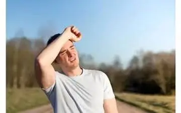 چرا ماندن در آفتاب شما را خسته می‌کند؟