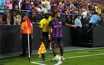 ابراز رضایت دپای از بازی کردن در کنار لواندوفسکی؛ لذت بخش است