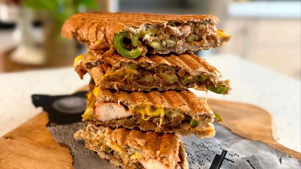 طرز تهیه  پنینی مرغ | بچه ها عاشق این غذا هستن!