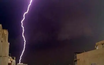 موج سوم توفان تندری در حال حرکت به سمت اهواز