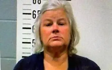 زن پلید چگونه عروسی چند زوج جوان را به هم ریخت؟
