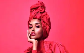 اگر علاقه به مدل شدن دارید این مطلب را از دست ندهید! | پیش نیاز های ورود به صنعت مدلینگ!!!