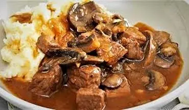 طرز تهیه  خورش قارچ با گوشت چرخ کرده !