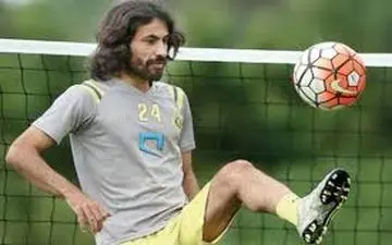 حریف پرسپولیس بازیکن ۴۱ ساله جذب کرد