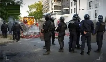 حمله پلیس فرانسه به‌معترضان به‌قتل یک نوجوان باگاز اشک‌آور