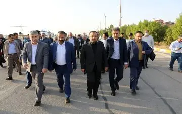 
بازدید وزیر اقتصاد از گمرکات اروند