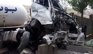 برخورد تانکر گاز مایع با دیوار بتنی پارک صائب تبریزی، موجب مرگ راننده شد