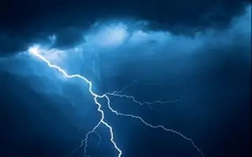 فیلم صاعقه زیبا در فرودگاه مهرآباد