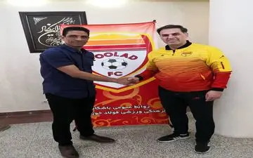 کاپیتان فولاد قراردادش را تمدید کرد