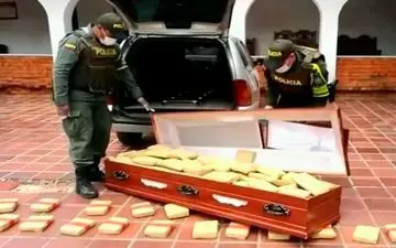 محتوای عجیب یک تابوت خبرساز شد