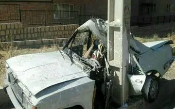 تصادف مرگبار پیکان با تیربرق در بلوار فروسی 