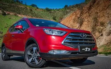 با کمتر از یک میلیارد شاسی بلند اتوماتیک بخرید + لیست کرمان موتور (۹ مرداد)
