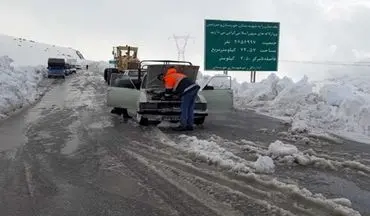 نجات سرنشینان 280 خودروی گرفتار در برف