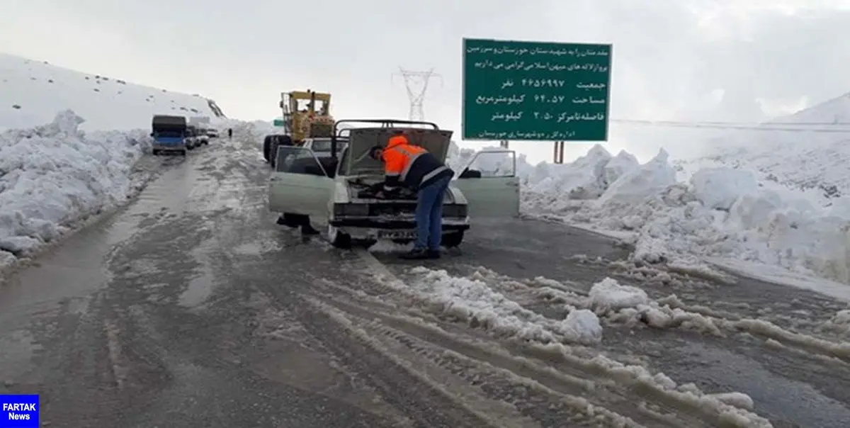 نجات سرنشینان 280 خودروی گرفتار در برف