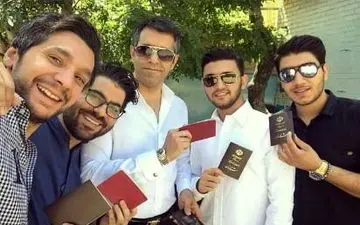 خواننده سرشناس پای صندوق رای+عکس