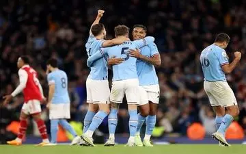 آرسنال باخت، منچسترسیتی قهرمان لیگ برتر انگلیس شد
