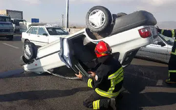  واژگونی پراید در اتوبان قزوین حادثه آفرید