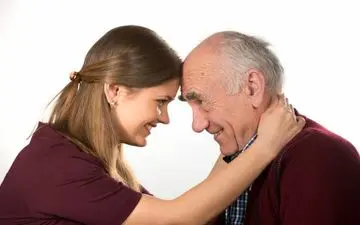 علل تمایل زنان جوان به ازدواج با مردان مسن