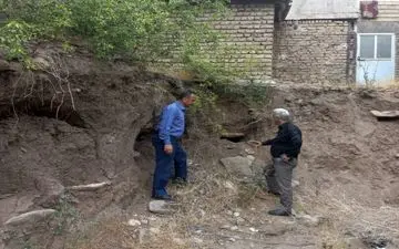 کشف چند گور باستانی در حین خاکبرداری در گیلان 