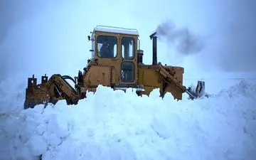 محورهای مازندران برفی و لغزنده است/احتمال ریزش سنگ در محورهای هراز، کندوان و کیاسر
