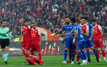 نظرات سه کارشناس داوری درباره صحنه‌های مشکوک دیدار پرسپولیس - استقلال 