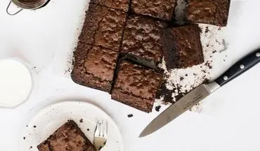 کیک رژیمی خوشمزه و ساده با سه قلم مواد!