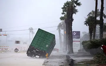 نگاهی به حوادث و بلایای عظیم سال ۲۰۱۸ + فیلم 