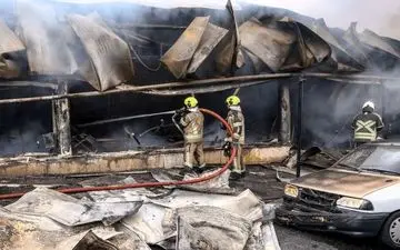 بازار بزرگ جنت‌آباد در آتش؛ لحظه‌ای که همه‌چیز خاکستر شد + ویدئو