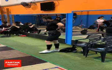 حیرت کاتالان‌ها از هنرنمایی پهلوان کرمانشاهی + فیلم