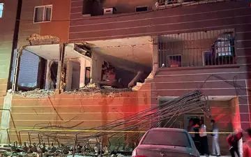 انفجار شدید در مسکن مهر خرم آباد/ موج انفجار 6 تن را راهی بیمارستان کرد+ عکس 