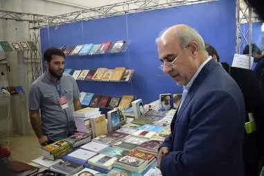 بازدید الهی‌تبار معاون سیاسی و امنیتی در چهاردهمین نمایشگاه کتاب به روایت تصویر
