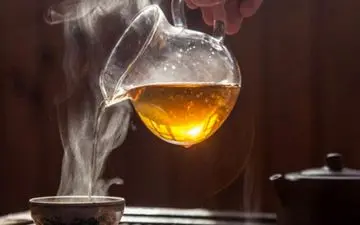 چرا نباید چای داغ بخوریم؟

